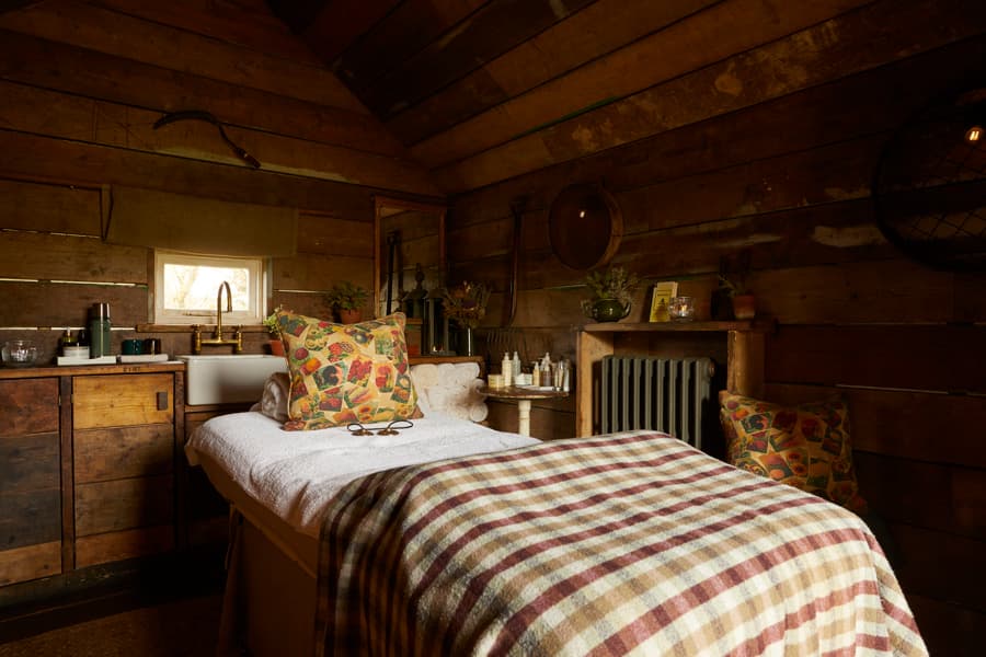 The Pig near Bath — interior and exterior view 19