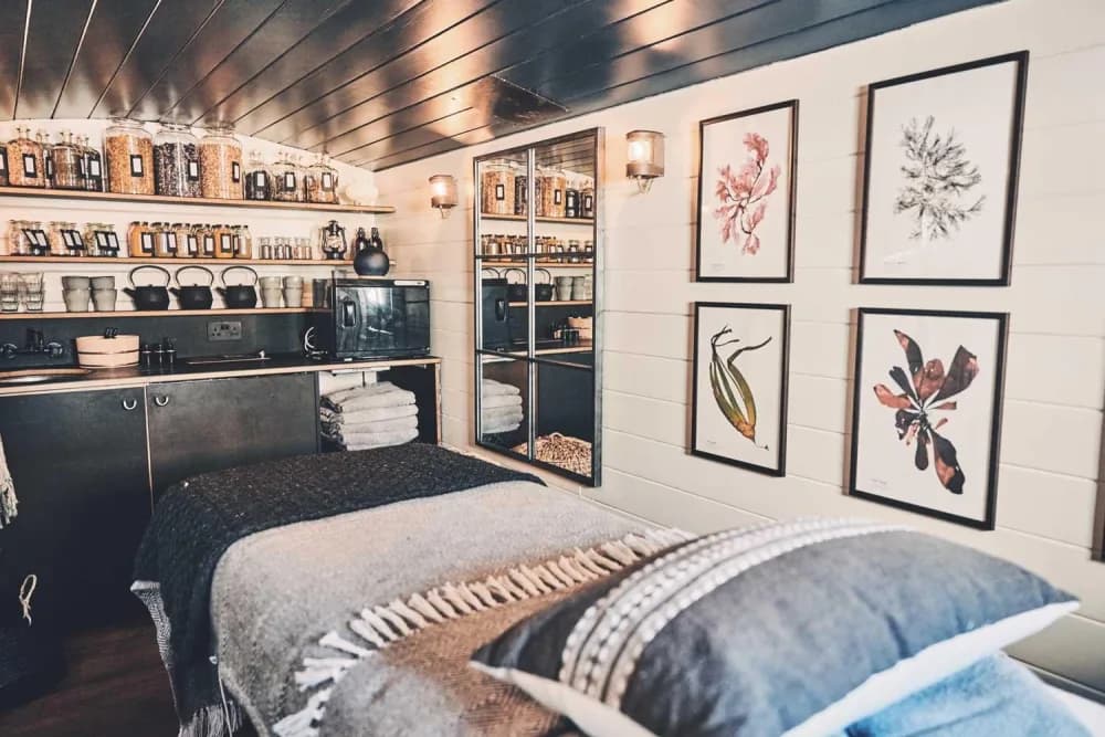 Cabü By The Sea — interior and exterior view 14