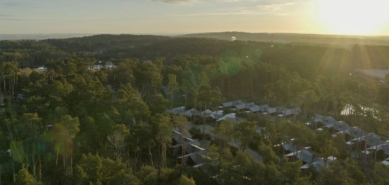 Center Parcs Treehouses — interior and exterior view 12