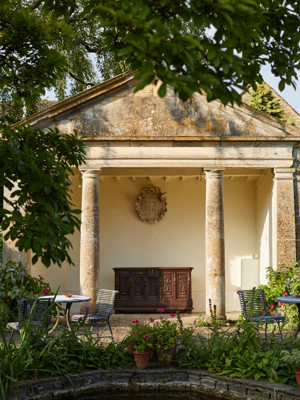 The Pig in the Cotswolds — interior and exterior view 10