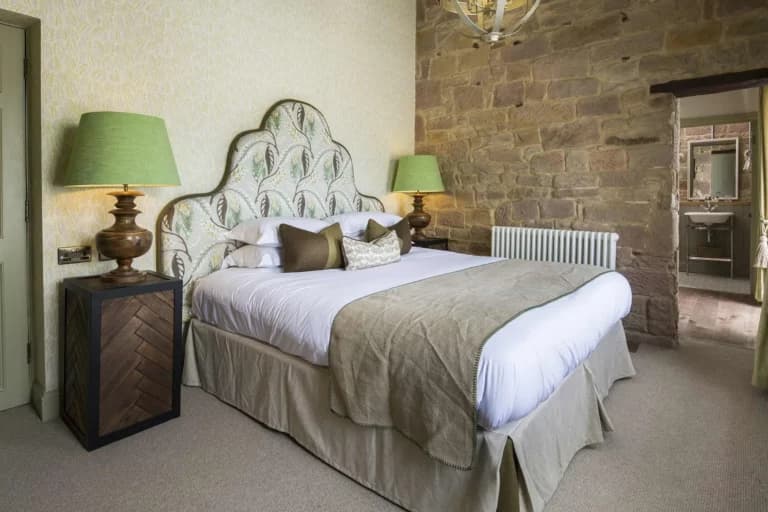 Beadnell Towers & Kitchen — interior and exterior view 17