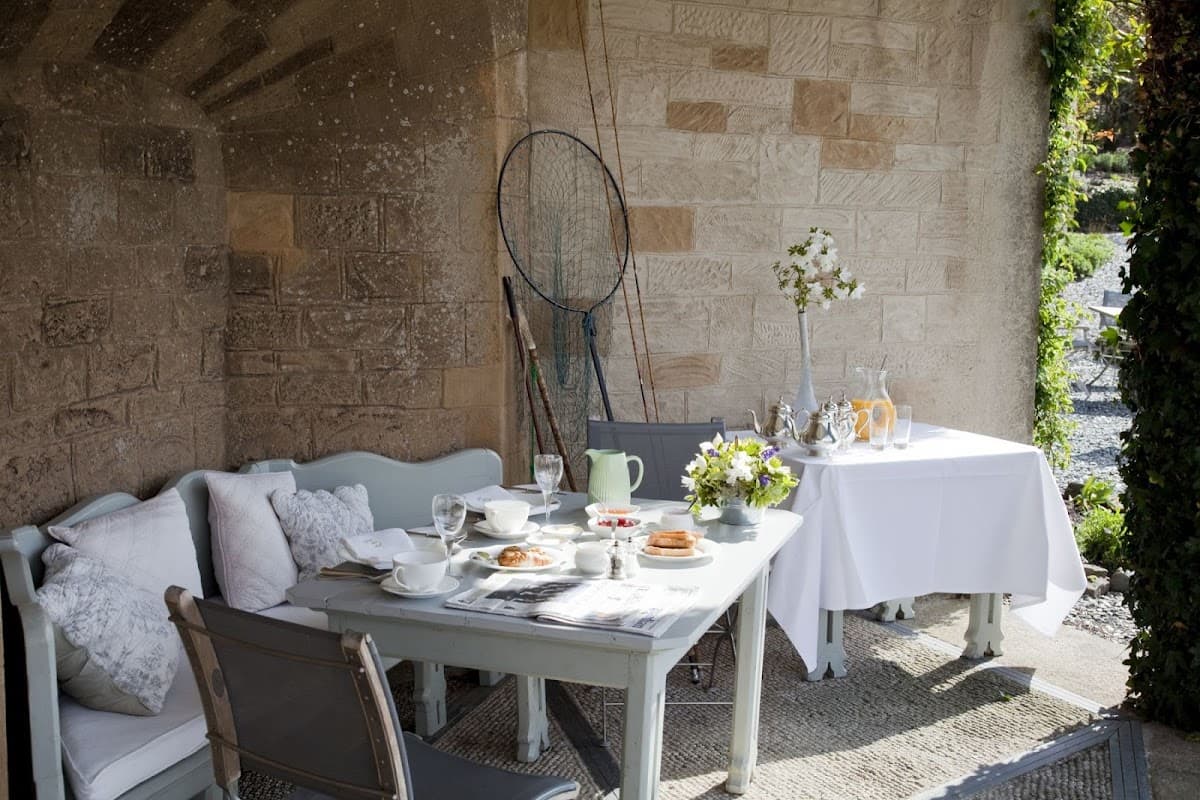 Hotel Endsleigh — interior and exterior view 4