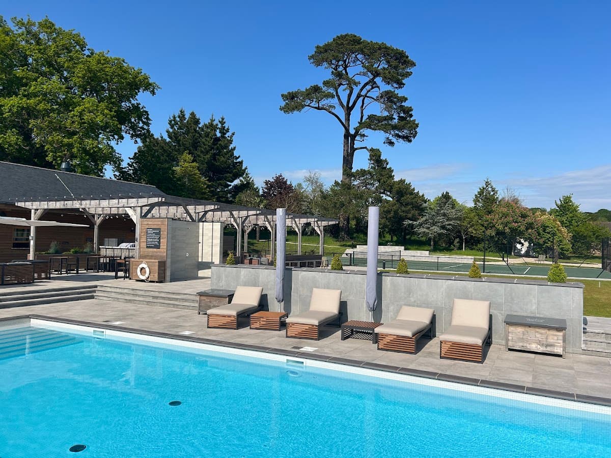 Lympstone Manor Hotel Restaurant & Vineyard — interior and exterior view 3
