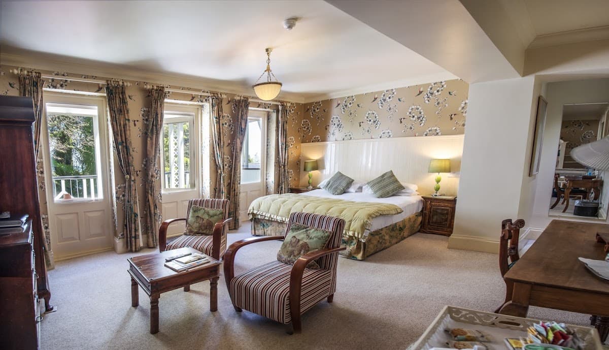 Orestone Manor — interior and exterior view 5