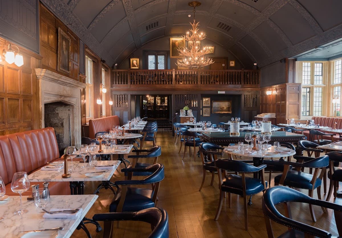 The Lygon Arms Hotel — interior and exterior view 5