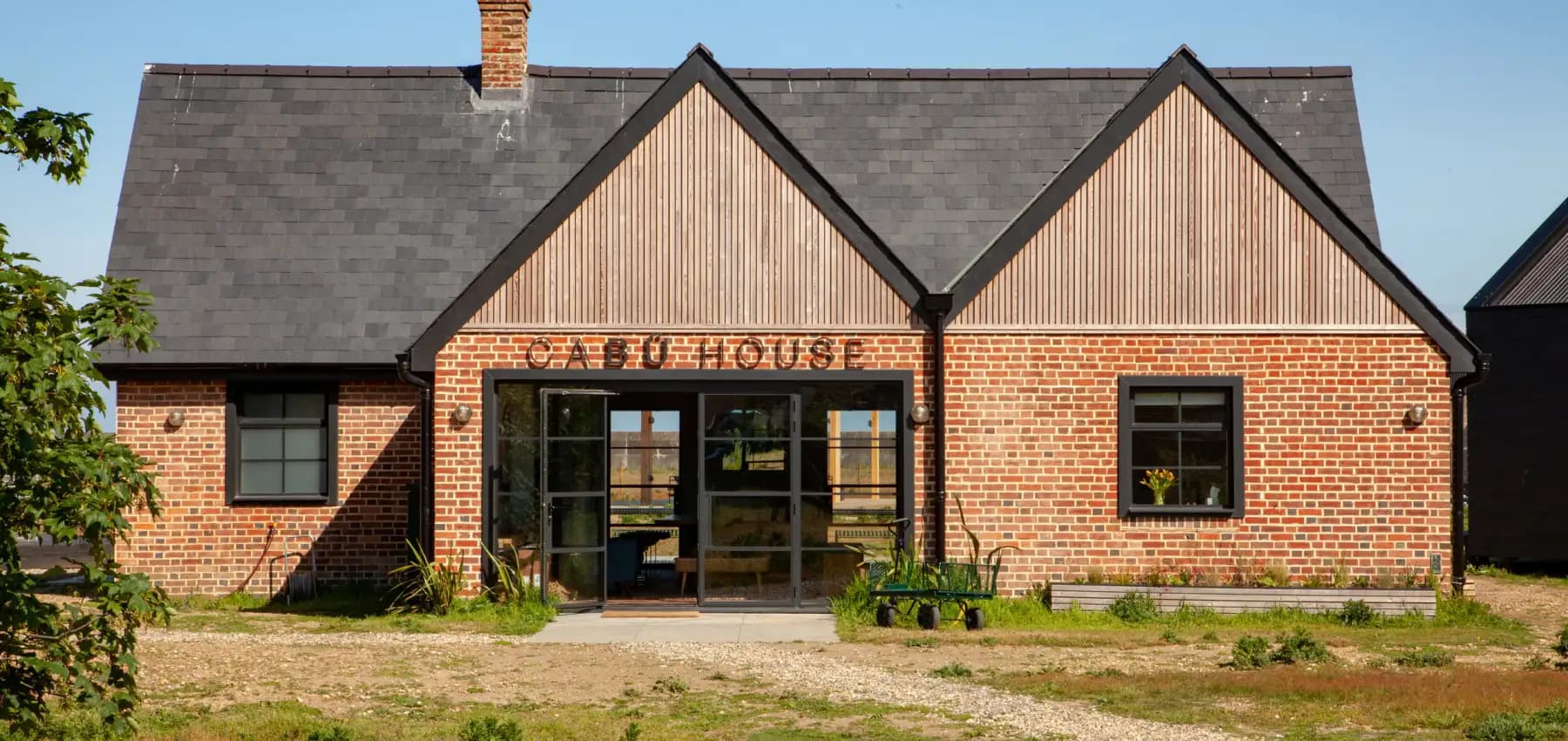 Cabü By The Sea — interior and exterior view 11