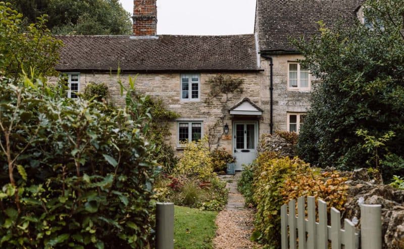 Mollie's Cottage — interior and exterior view 71