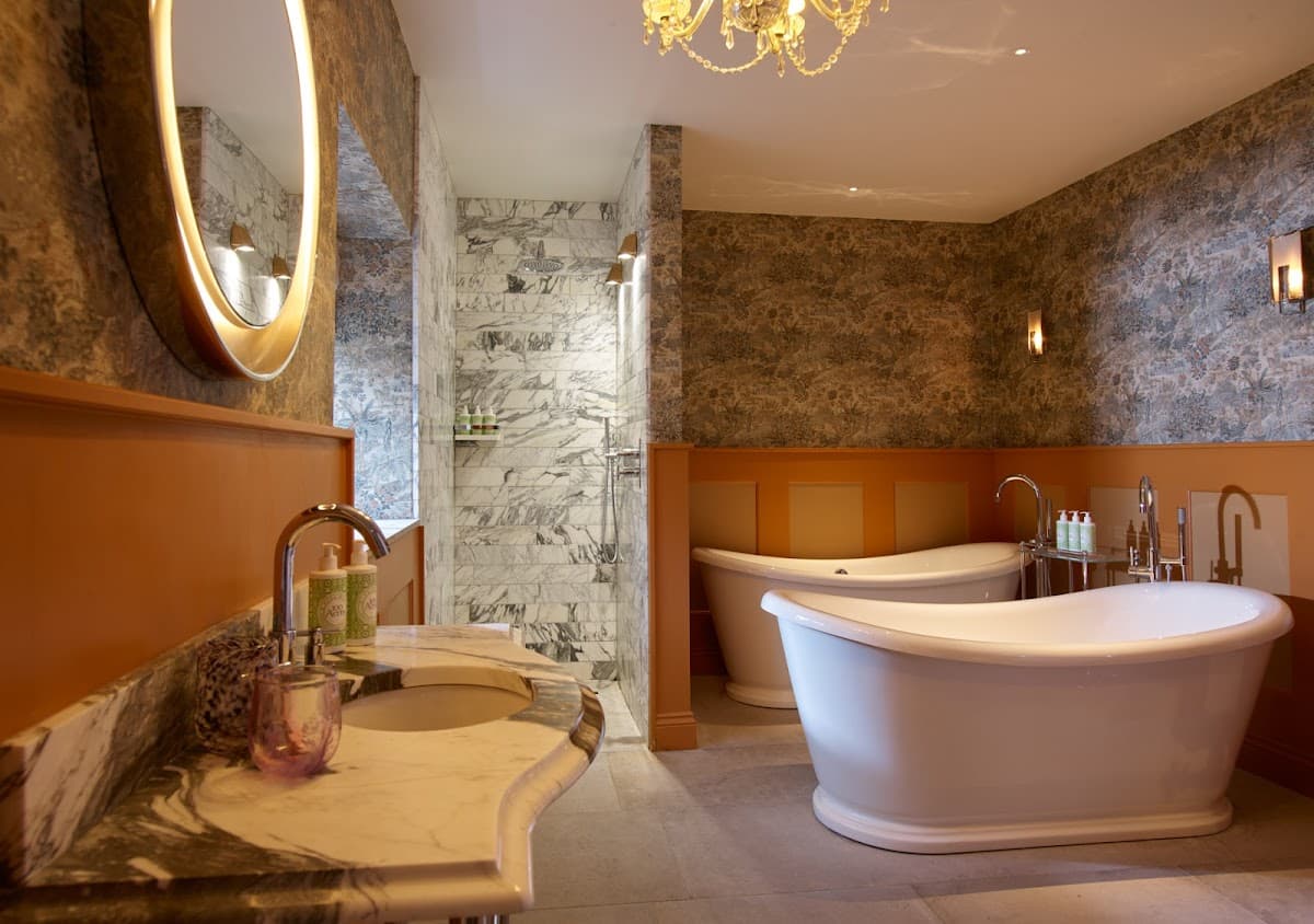 Homewood Hotel and Spa — interior and exterior view 4