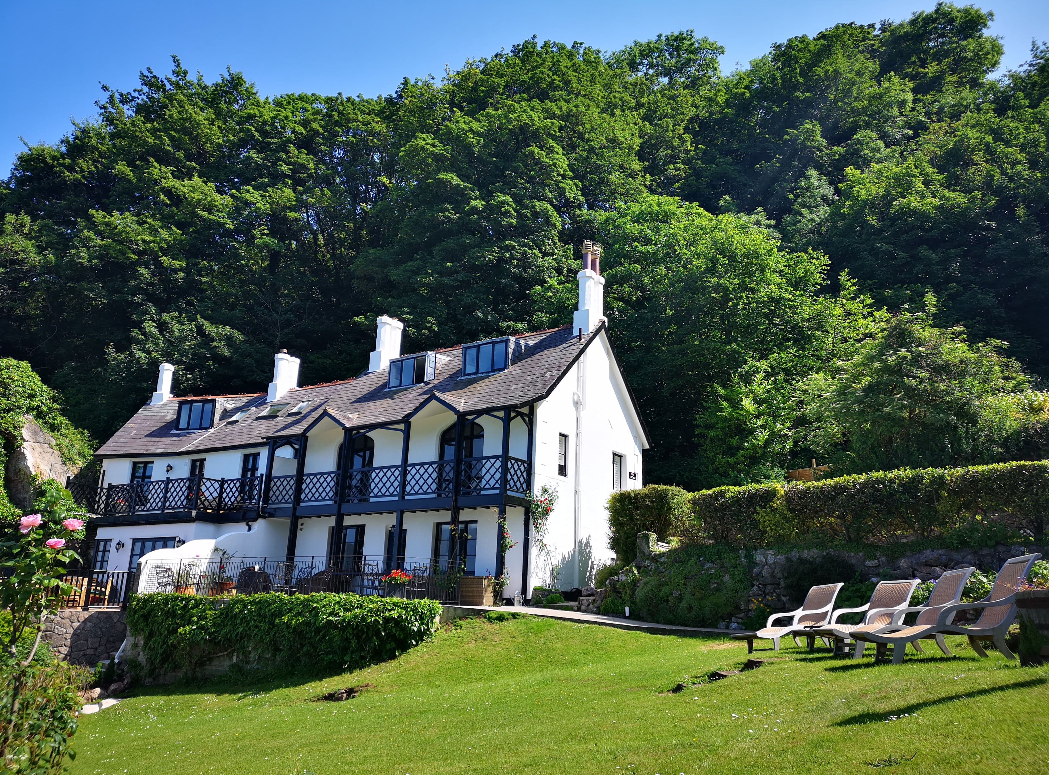 Cary Arms & Spa — interior and exterior view 10
