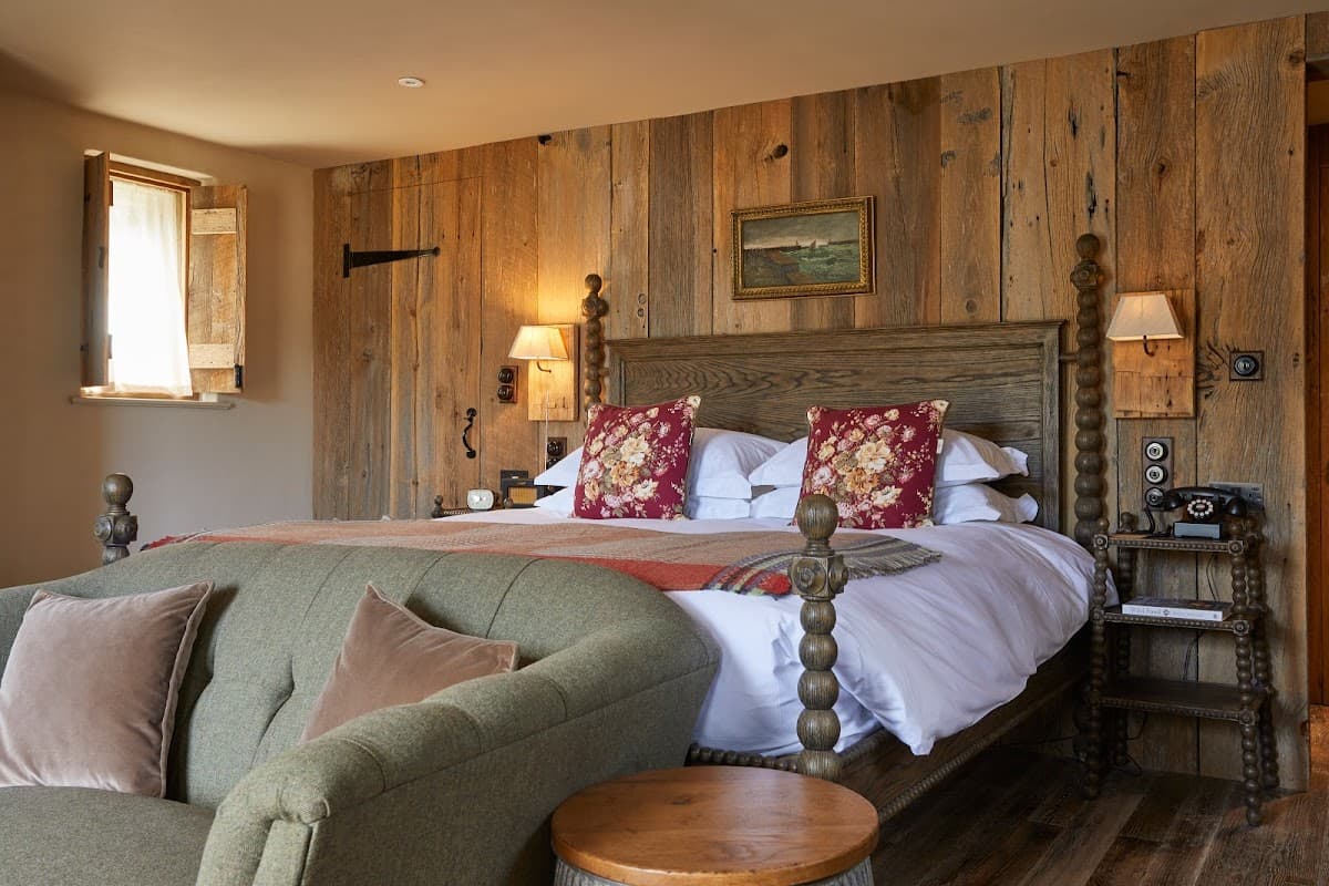 The Pig at Harlyn Bay — interior and exterior view 4