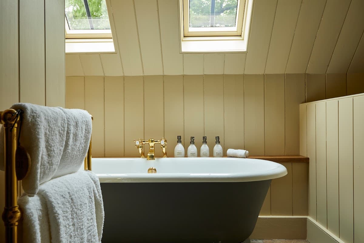 The Pig in the South Downs — interior and exterior view 3