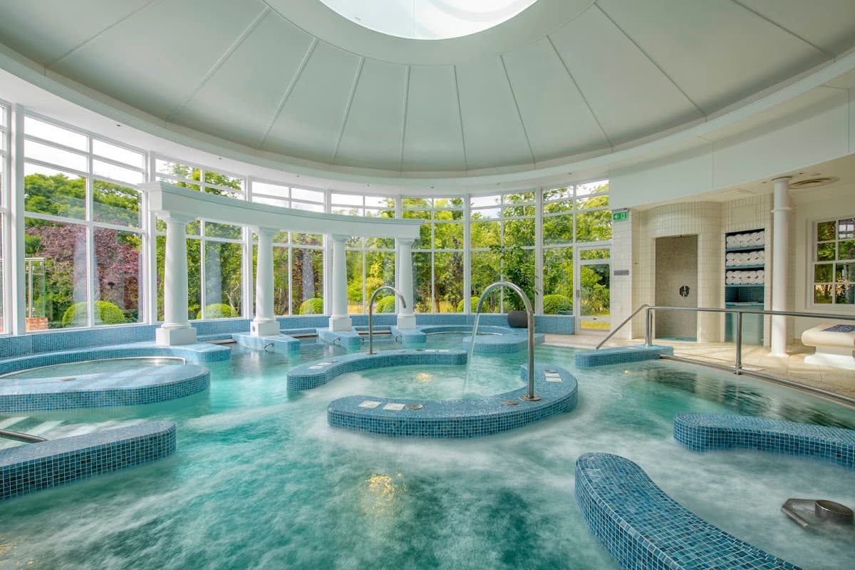 Chewton Glen Treehouses — interior and exterior view 3