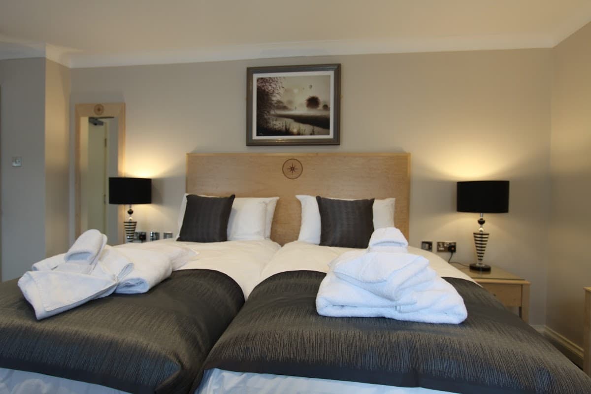 Haytor Hotel — interior and exterior view 5
