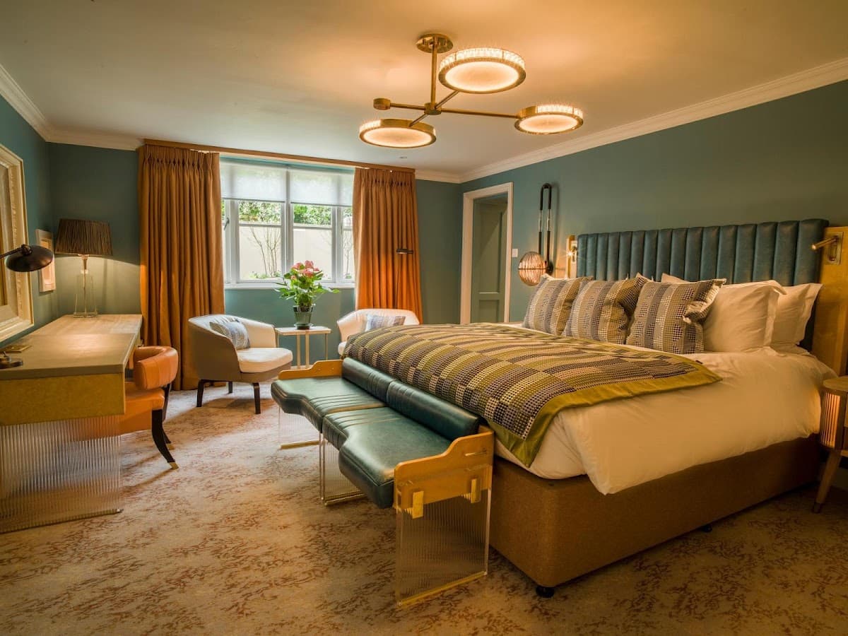 Homewood Hotel and Spa — interior and exterior view 2