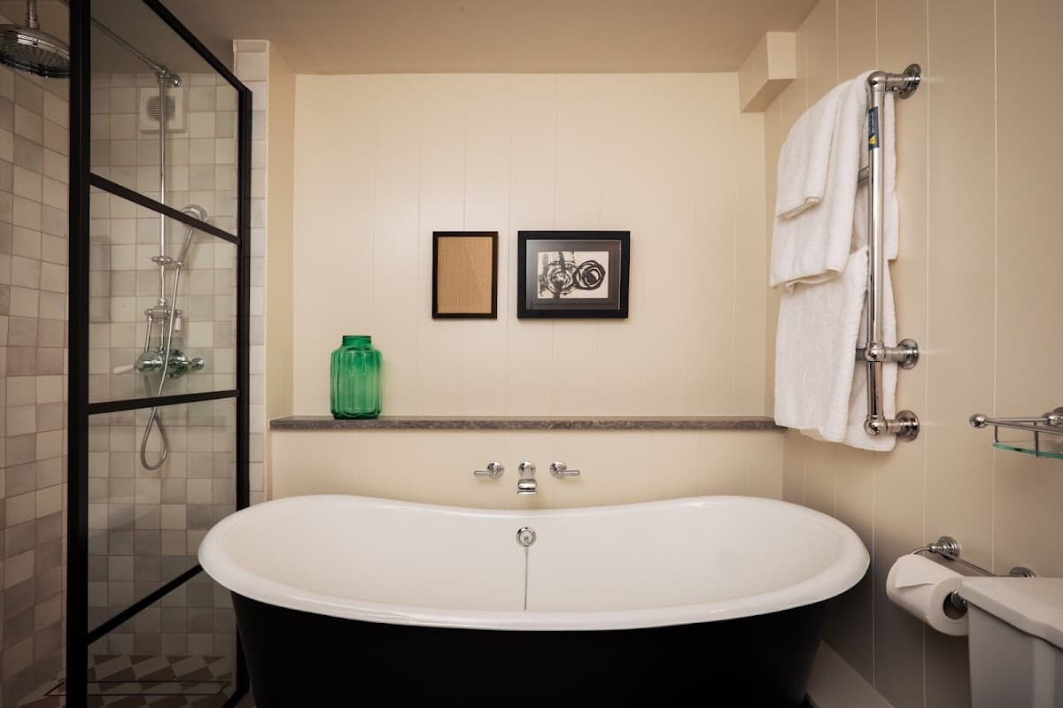 The Cavendish — interior and exterior view 3