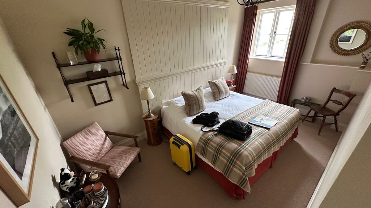 Felin Fach Griffin — interior and exterior view 2