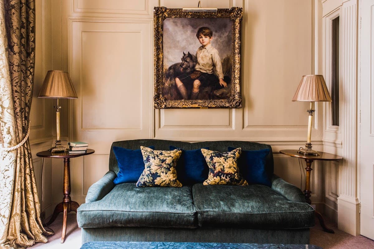 Hazlitt's — interior and exterior view 6
