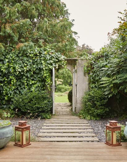 The Pig in the Cotswolds — interior and exterior view 31