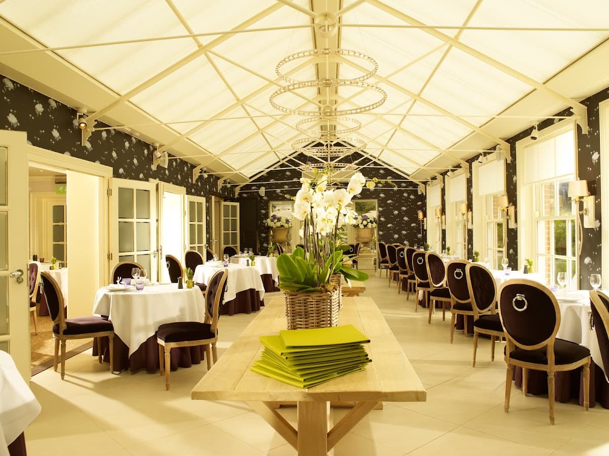 Chewton Glen Treehouses — interior and exterior view 5