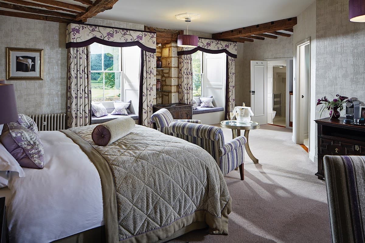The Manor House — interior and exterior view 6
