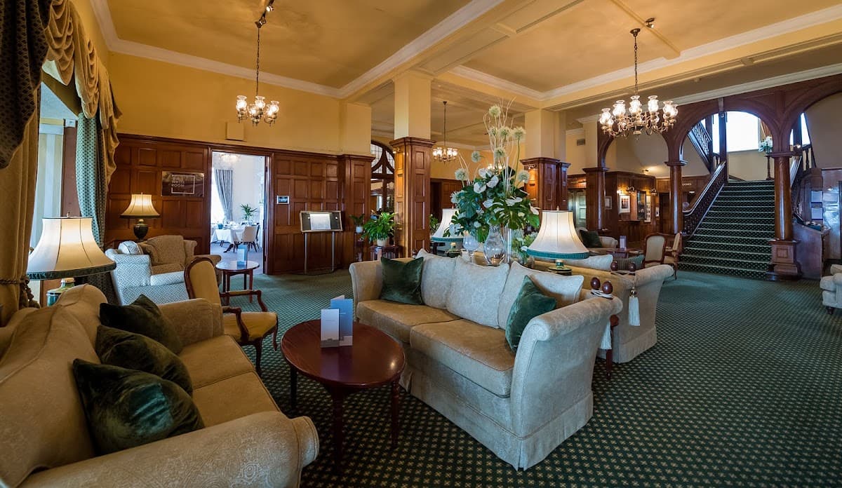 Victoria Hotel & Source Spa — interior and exterior view 6
