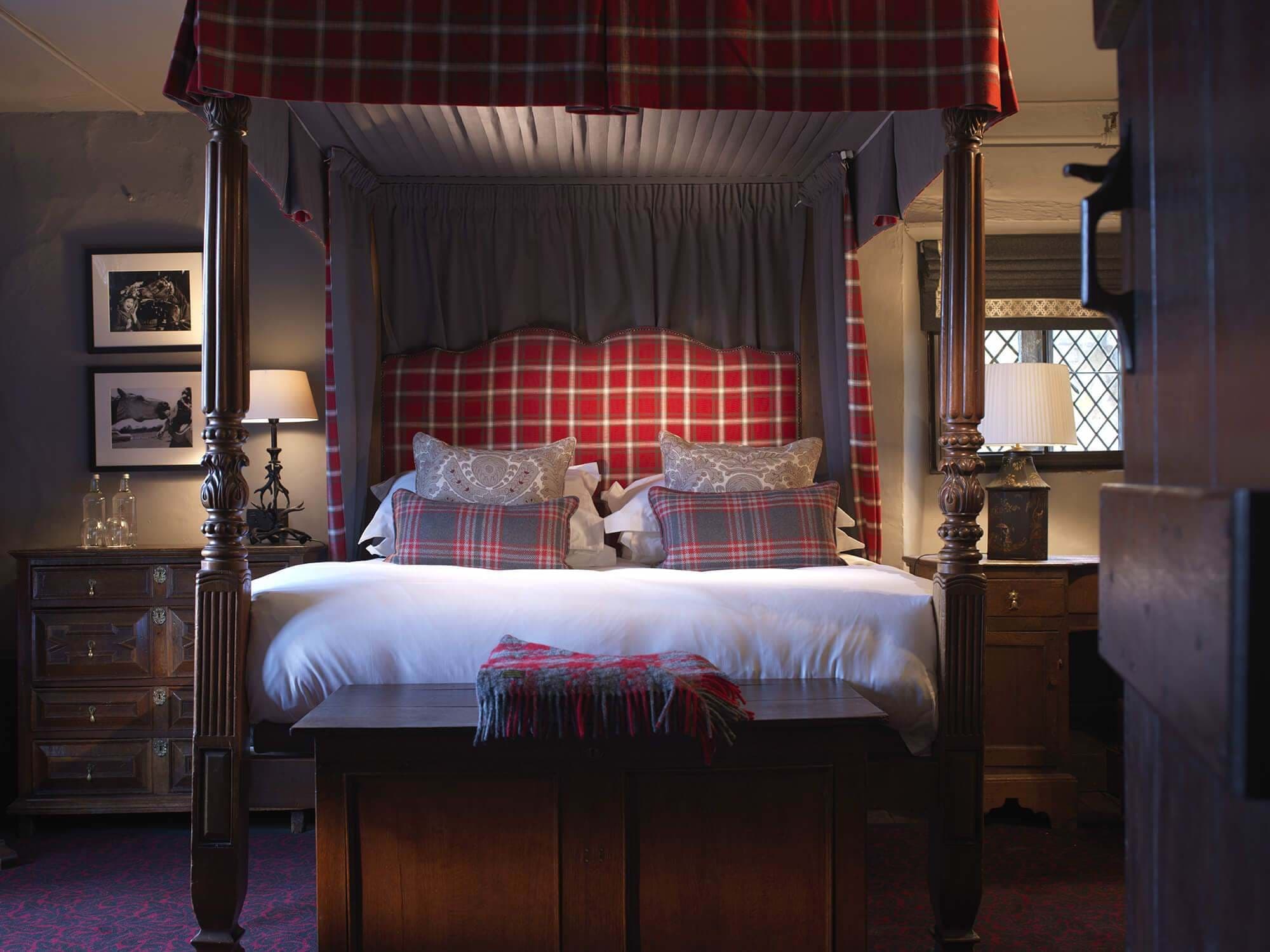 The Lygon Arms Hotel — interior and exterior view 15