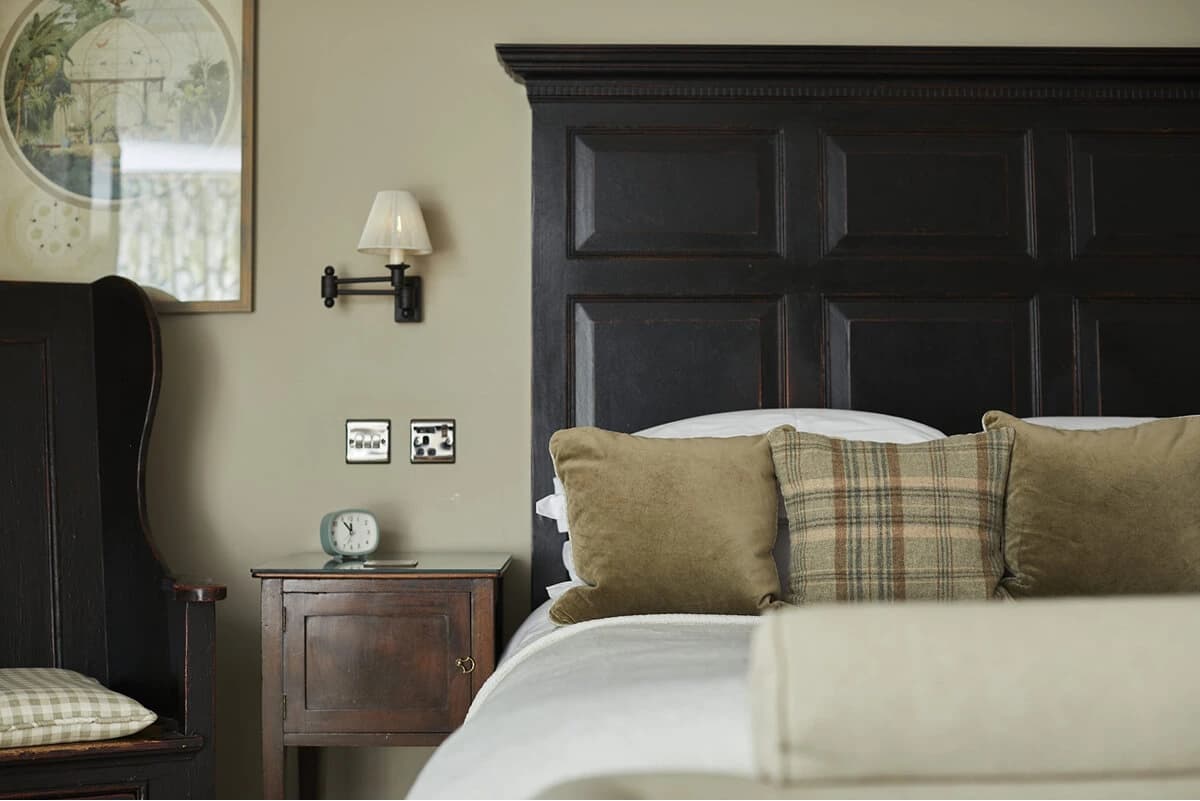 Magazine Wood — interior and exterior view 9
