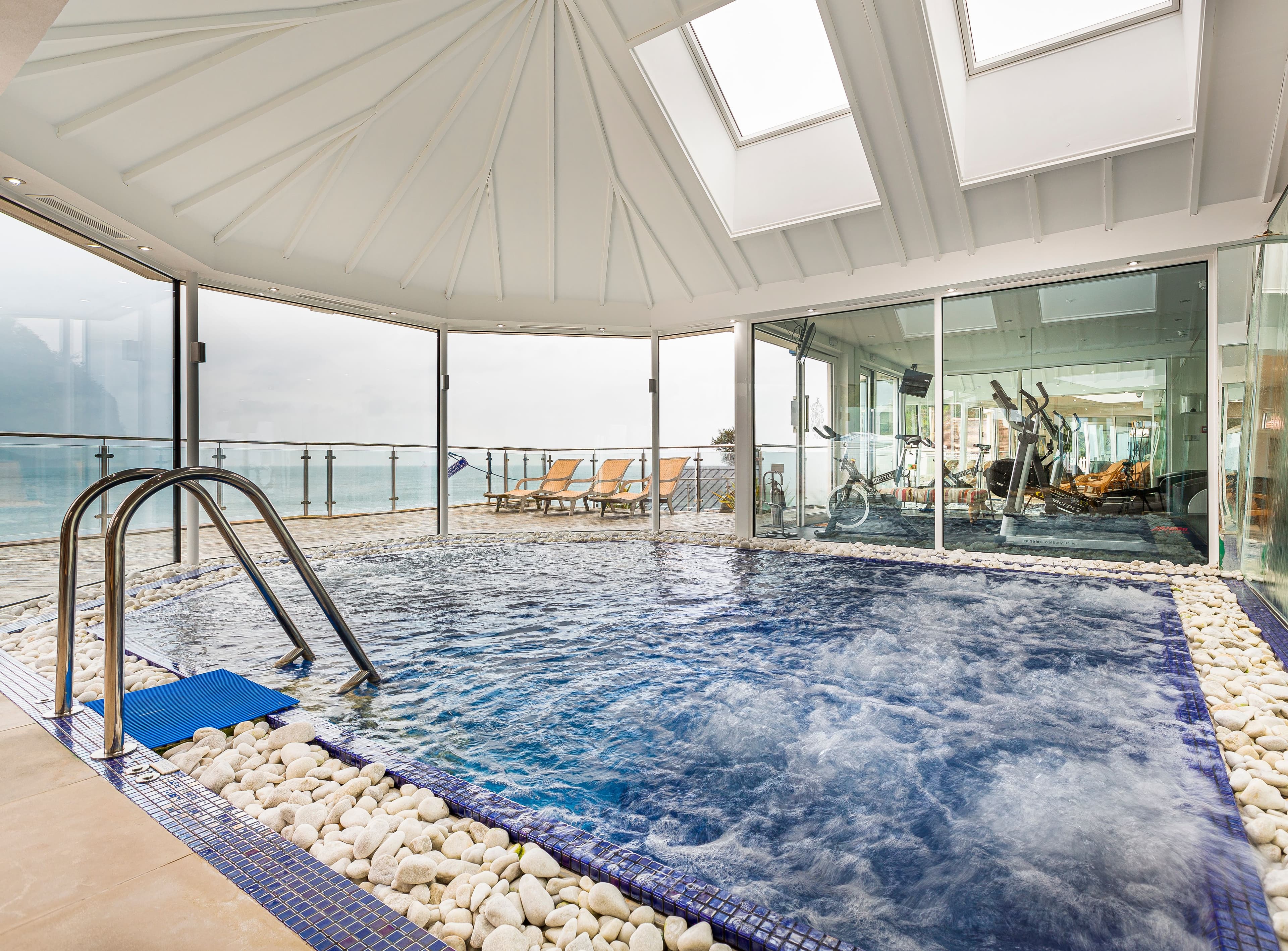 Cary Arms & Spa — interior and exterior view 11