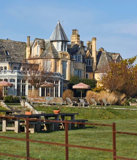 The Pig on the Beach — interior and exterior view 7