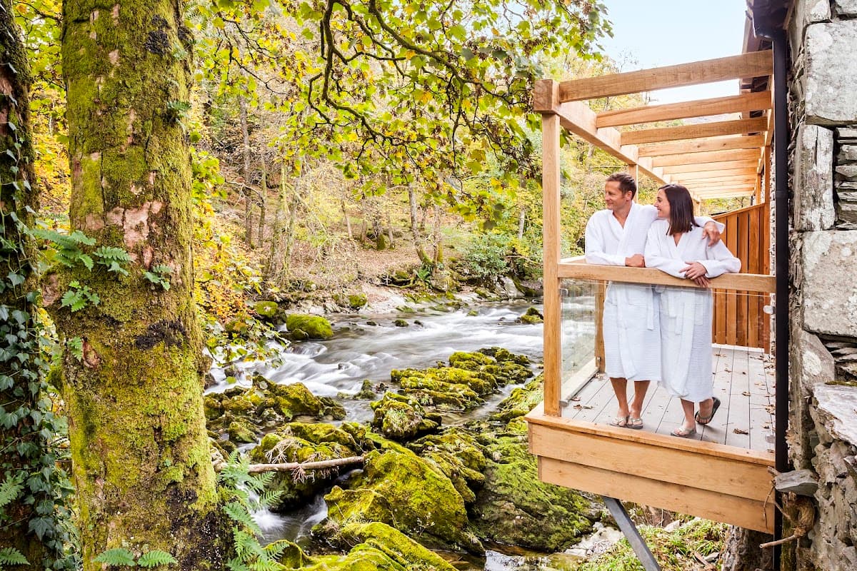 Langdale Hotel & Spa — interior and exterior view 3
