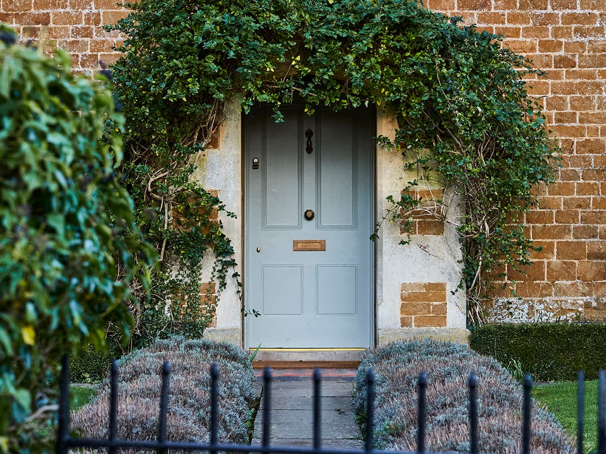 Mollie's Cottage — interior and exterior view 75