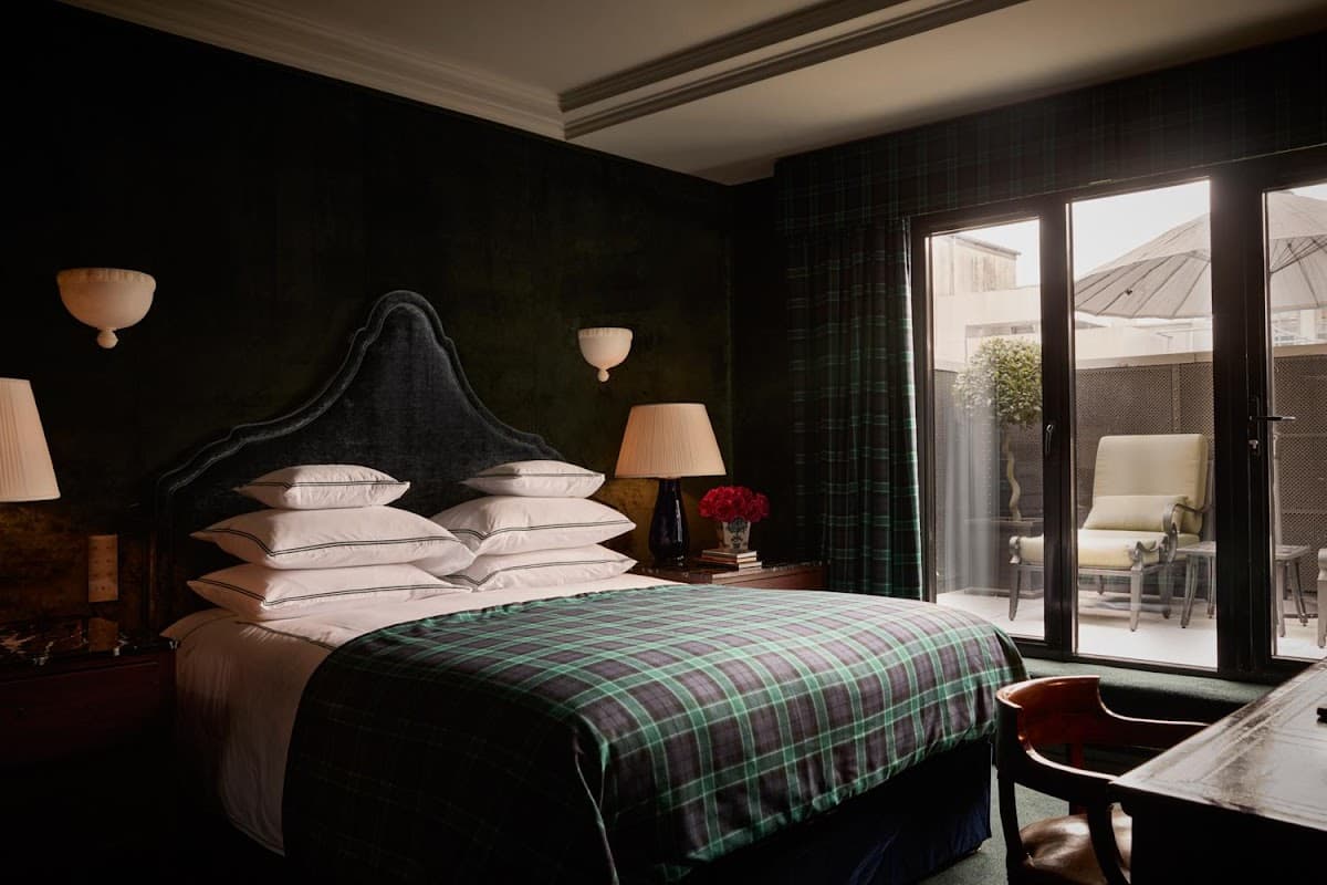100 Princes Street — interior and exterior view 2