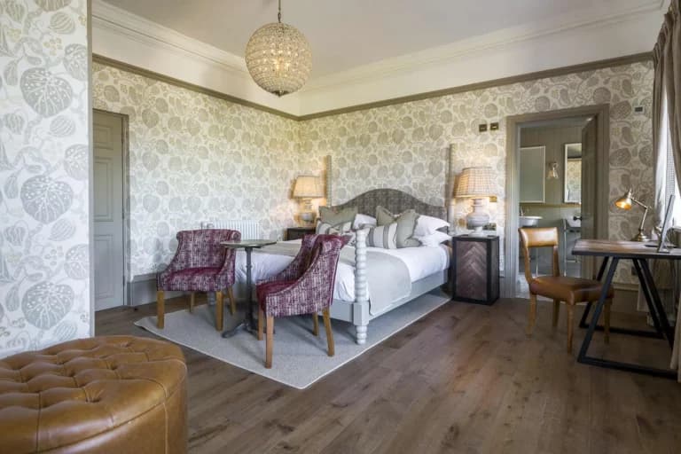Beadnell Towers & Kitchen — interior and exterior view 16
