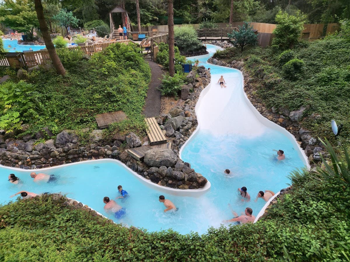 Center Parcs Treehouses — interior and exterior view 3