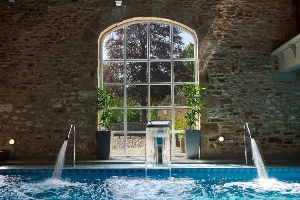 The Devonshire Arms — interior and exterior view 10