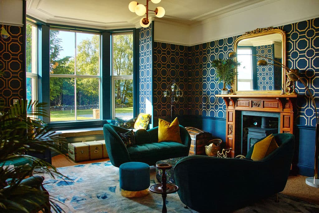 Foyers Lodge — interior and exterior view 6