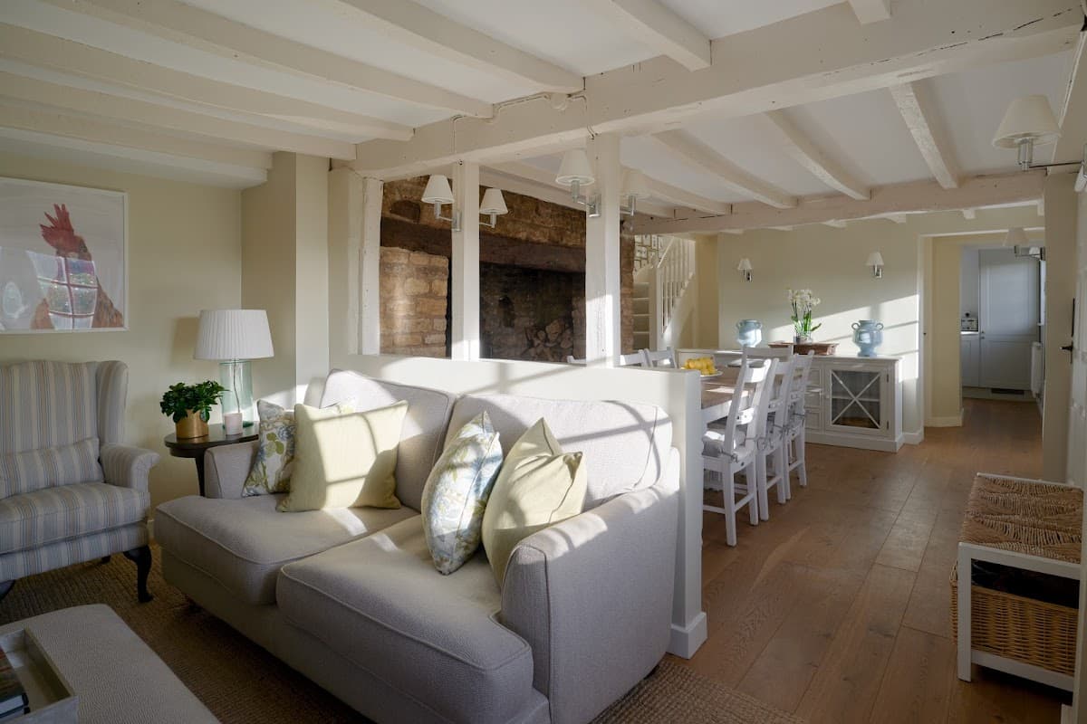 Todthatch — interior and exterior view 5