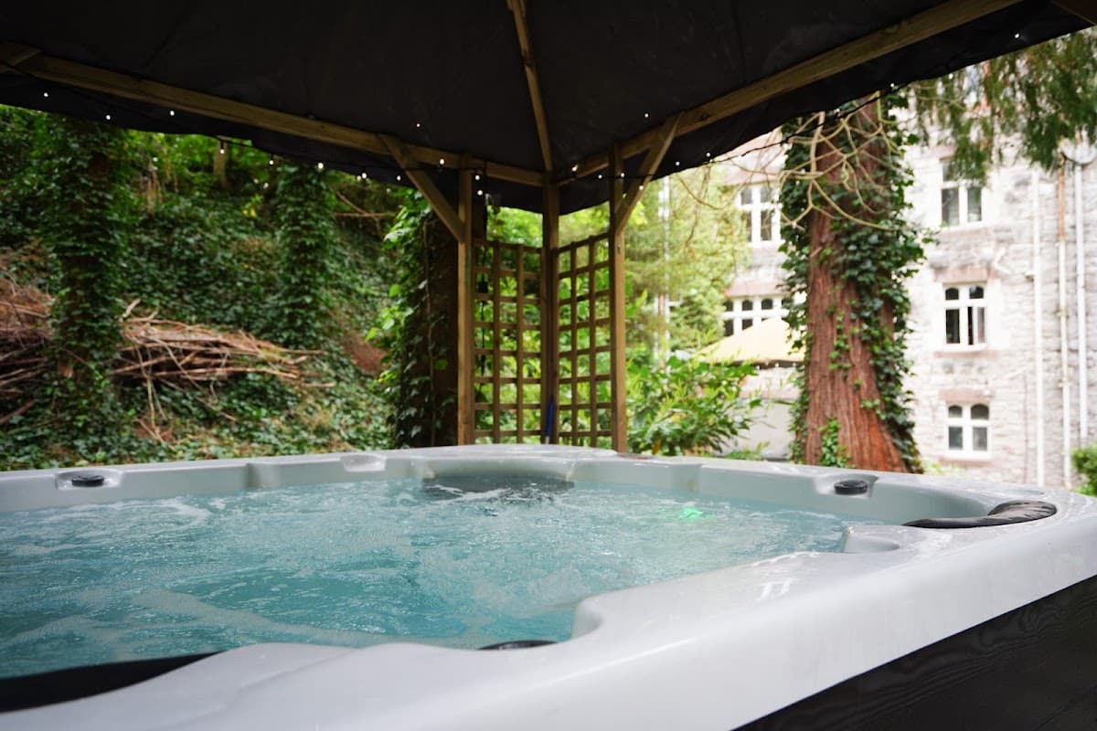 Ruthin Castle Hotel & Spa — interior and exterior view 3
