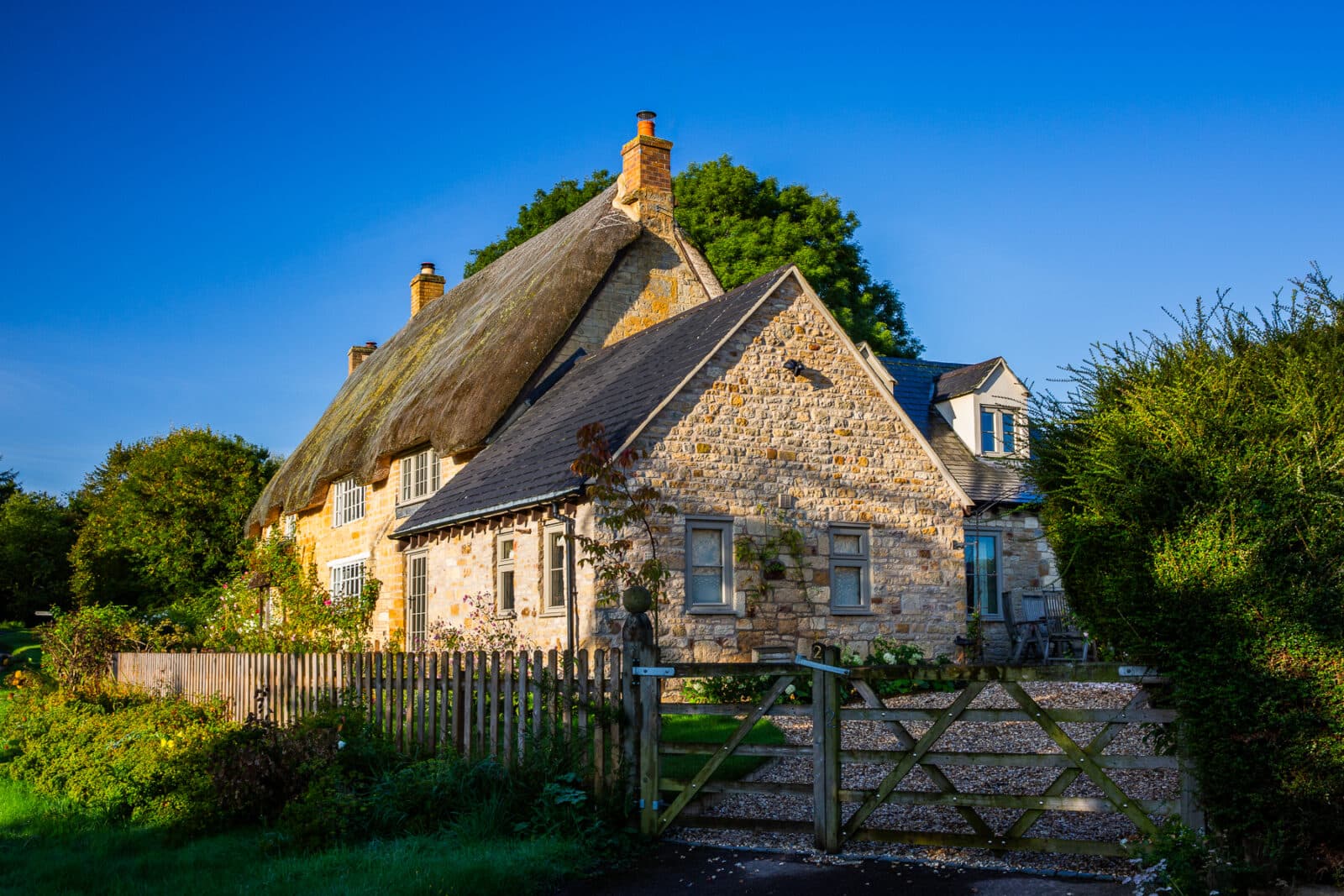 Todthatch — interior and exterior view 46