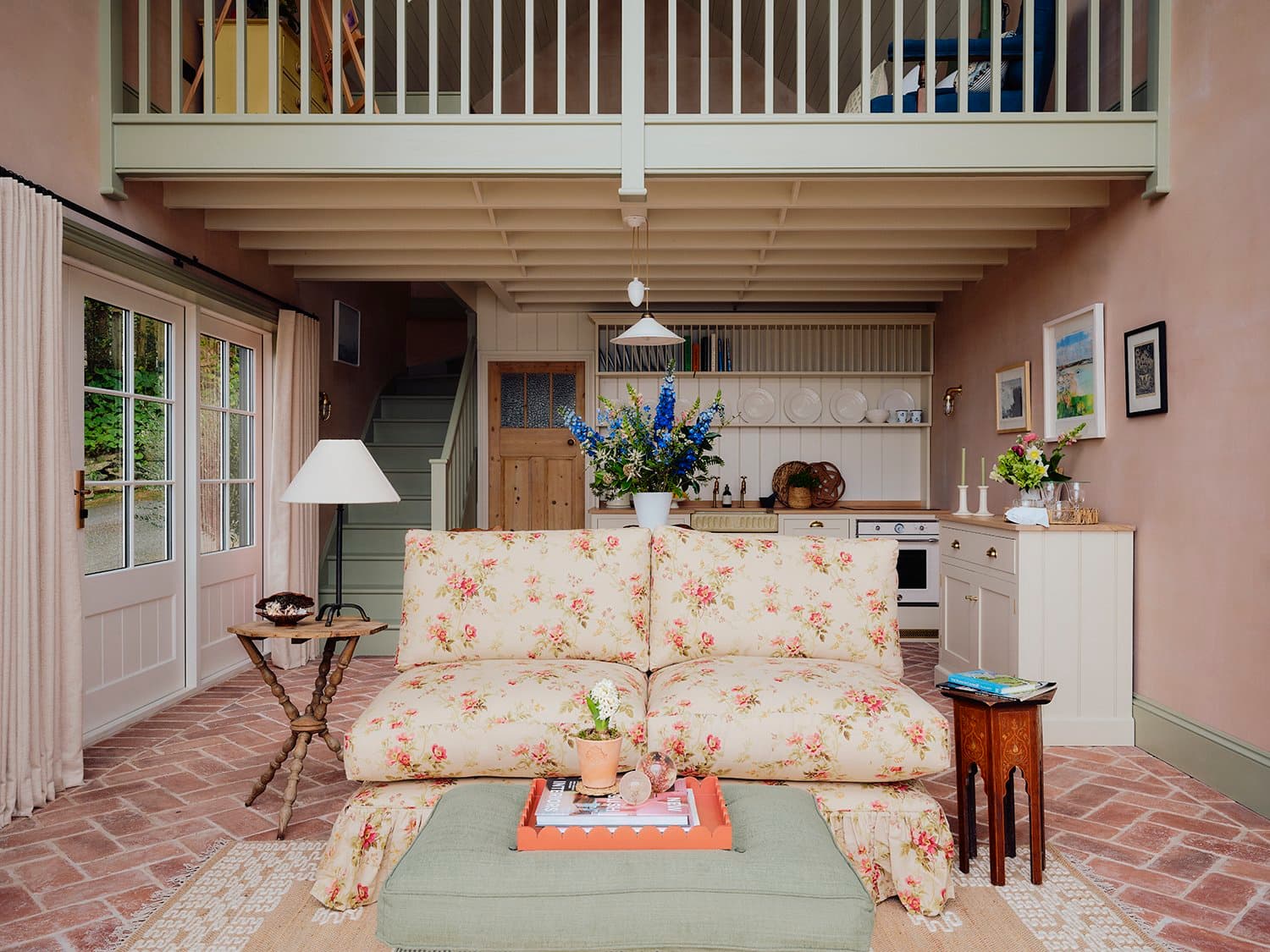 Little Pembroke Newlyn — interior and exterior view 11